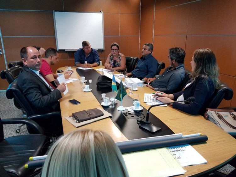 Leomar Patrício discute repasse do estado para transporte escolar em Machadinho (1)