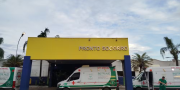 Mulher vai ao hospital com dores e médico encontra dezenas de cápsulas de cocaína no intestino em Porto Velho