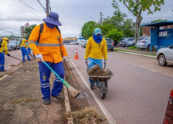Câmara aprova projeto que cria piso salarial de R$ 3 mil para garis