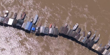 Duas pessoas desaparecem após draga de garimpo afundar no rio Madeira, em Porto Velho