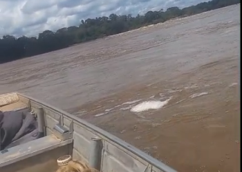 MACHADINHO: Barco com turistas afunda na Cachoeira 2 de Novembro