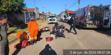 MACHADINHO: Grave acidente entre motocicleta e triciclo elétrico deixa vítimas com lesões graves na Avenida Marechal Deodoro