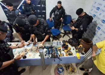 PM desarticula ponto de tráfico, apreende drogas, objetos de furtos e 13 mil reais na Capital