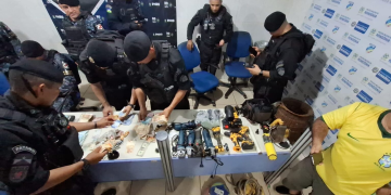 PM desarticula ponto de tráfico, apreende drogas, objetos de furtos e 13 mil reais na Capital