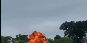 Vídeos mostram explosões de dragas durante operação contra garimpo no Rio Madeira em RO