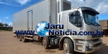 Caminhão baú é furtado na BR-364 entre Jaru e Ariquemes
