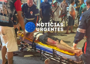Ciclista tem perna quebrada ao ser atropelado por caminhão em cruzamento