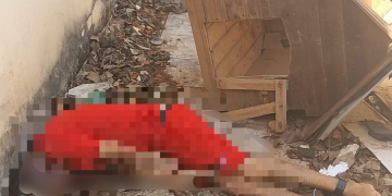 Com sinais de apedrejamento, corpo masculino é encontrado no quintal de boca de fumo