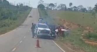 Casal fica ferido após queda de motocicleta entre Vale do Anari e o distrito de 5º BEC