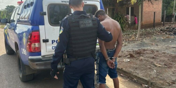 Polícia Militar recupera motocicleta com restrição criminal durante abordagem, em jaru