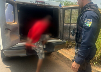 PM age rápido e prende suspeito de roubo a mercadinho na RO-133 em Theobroma